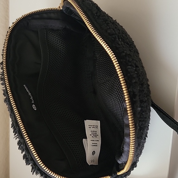 Lululemon everywhere belt bag fleece - Picture 4 of 11